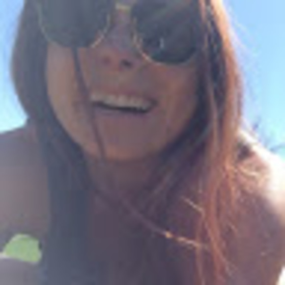 Meet your Posher, Claire - Picture 1 of 1